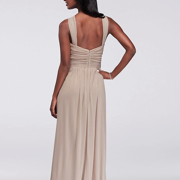 David’s Bridal Y-Neck Long Mesh Bridesmaid Dress in Wine Sz 2 - Picture 3 of 6